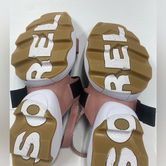 USED Women’s Kinetic Impact Sling Sporty Sandal size 6 - Picture 4 of 5